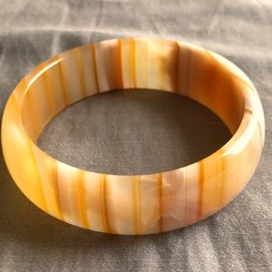 ✨Yellow agate bangle✨